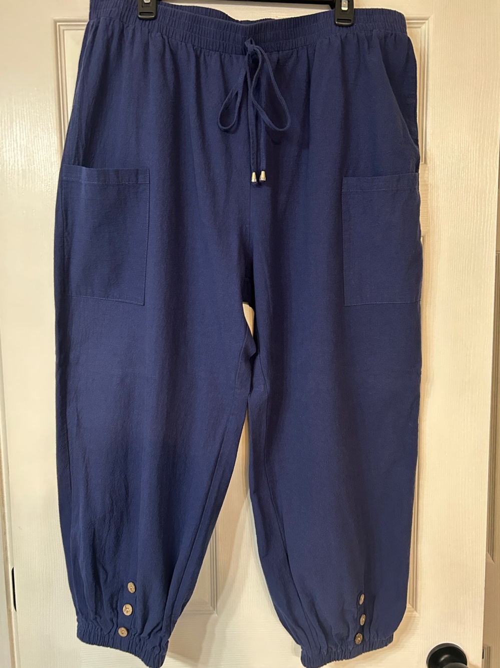 Women's Relaxed Drawstring Capris in Navy